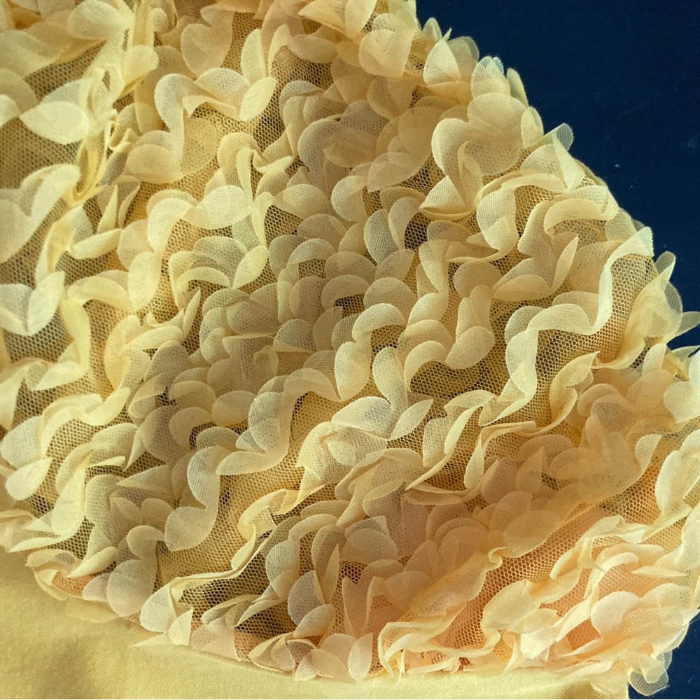 Anthropologie Flat White Ruffle-Sleeve Petal Puff top Golden Yellow S - Picture 6 of 6